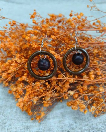 5  σκουλαρικια ξυλινα στεφανακι (1)